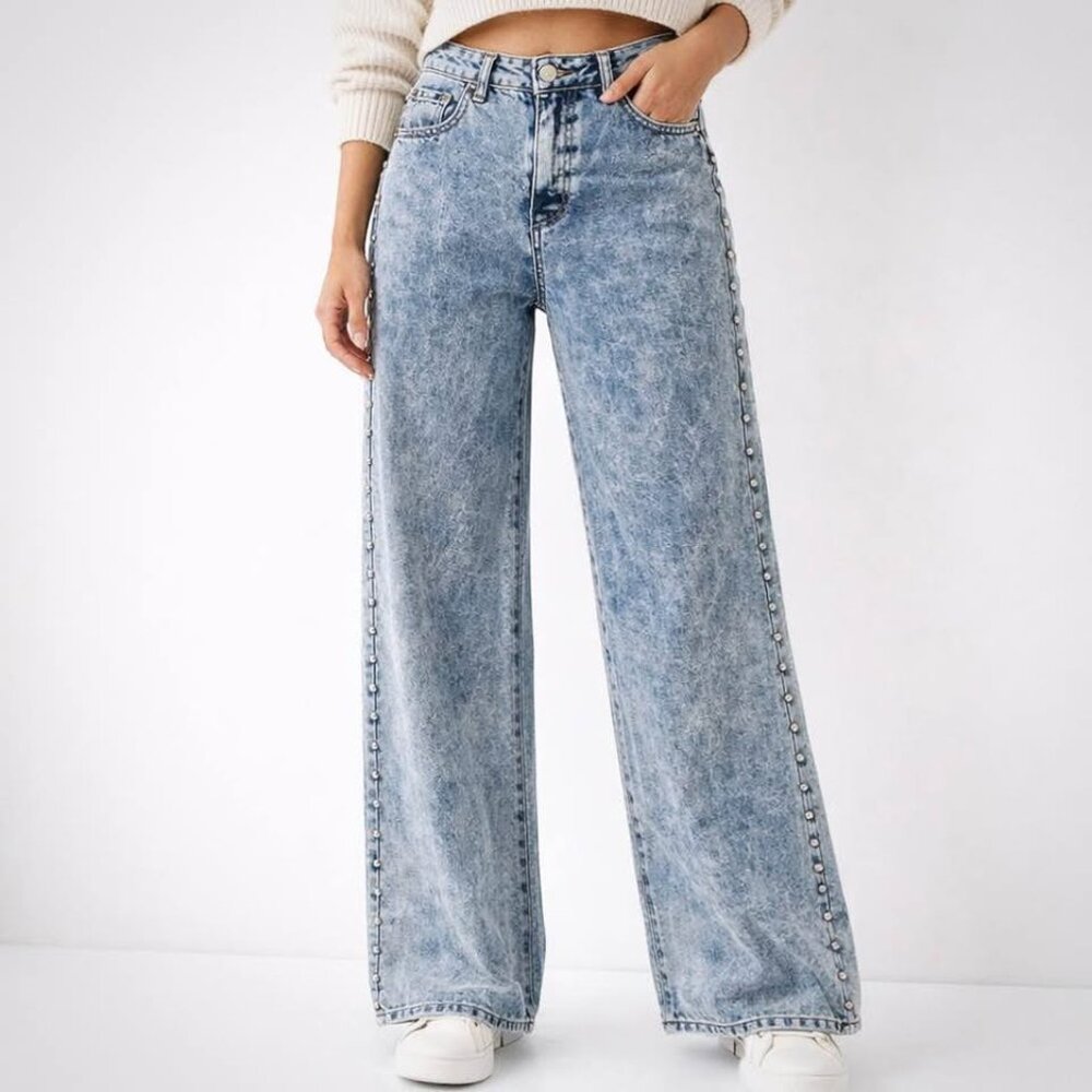 90's Grunge Streetwear Relaxed Wide Leg Light Wash Edgy Studded Jeans [size XL]